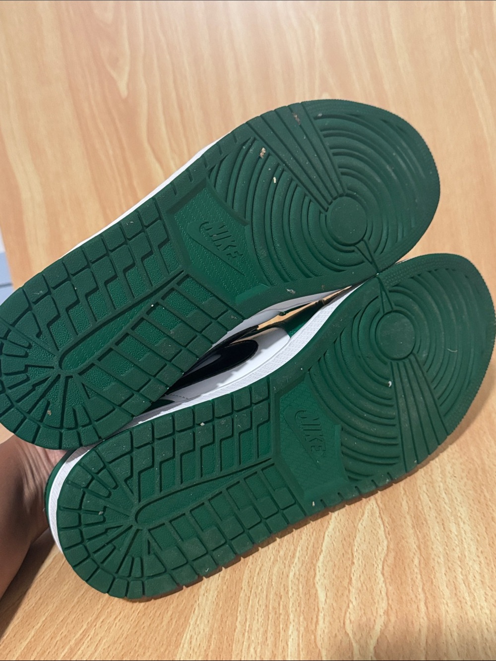 Nike Air Jordan 1 Low 'Pine Green' - Picture 5 of 6